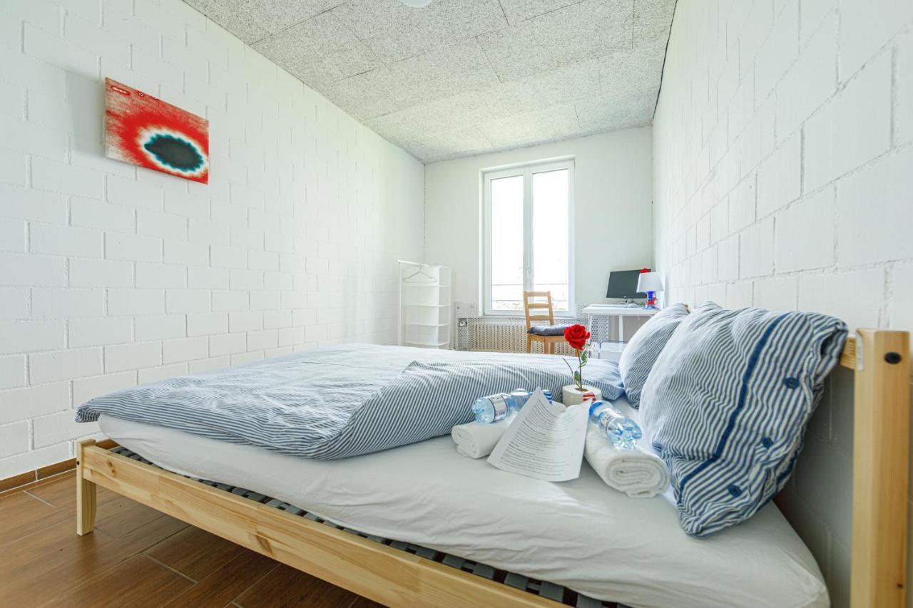 Simple Rooms - Yellow Inn سانت غالن المظهر الخارجي الصورة